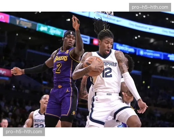 消息：贾-莫兰特复出第二战砍下32+11，灰熊击败火箭